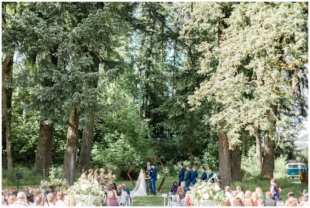 Wedding ceremony
Oregon wedding | Ashley Cook Photography |