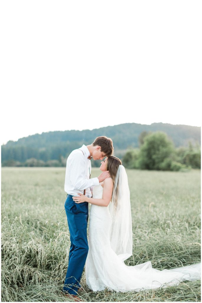 fine art bridal portraits
Boho Oregon wedding | Ashley Cook Photography |