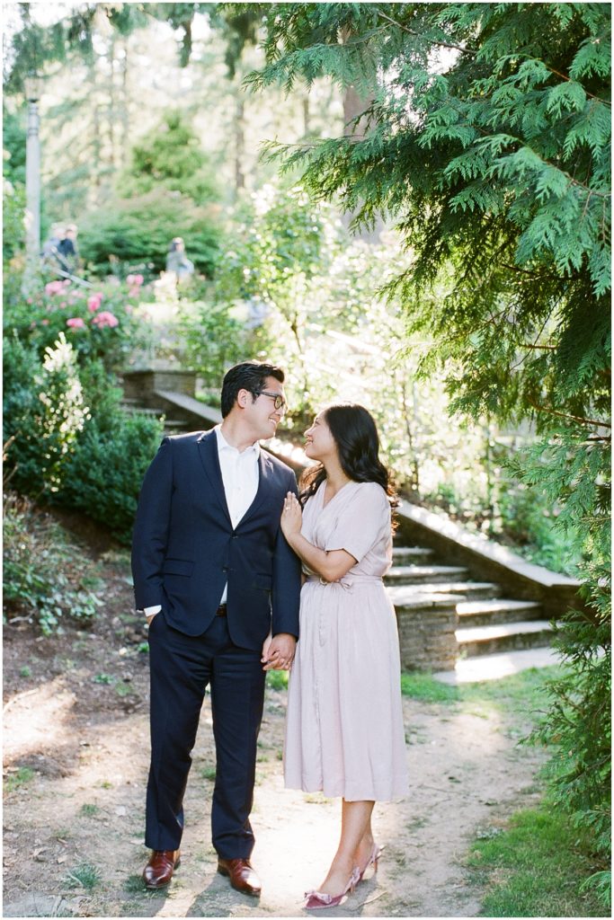 Heirloom Extended Family Photos| Portland, Oregon Rose Garden