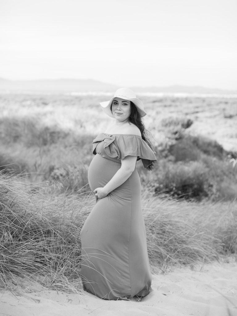 beach maternity photos