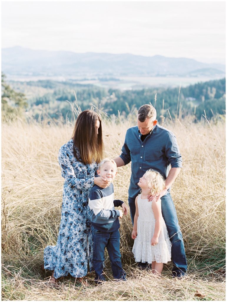 Willamette Valley Views Family session - mom, dad and kids