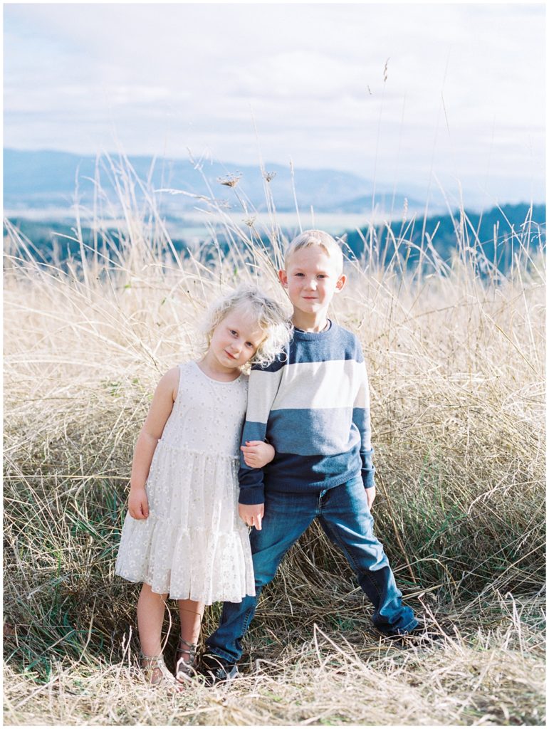 Willamette Valley Views Family session: Brother and sister in field