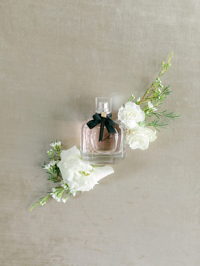 Chic and modern wedding - Flowers and perfume