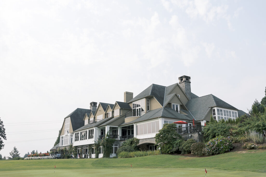 the club house at a wedding at Oregon golf club