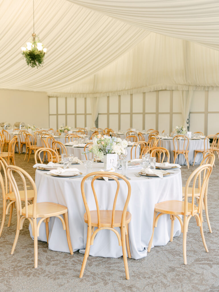 reception space at an Oregon golf club wedding