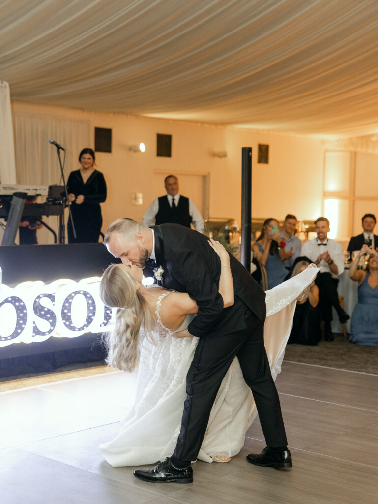 couple dancing at their Oregon golf club wedding