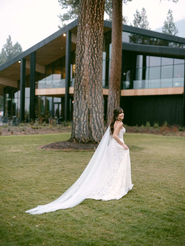 jewel tone wedding at black butte ranch