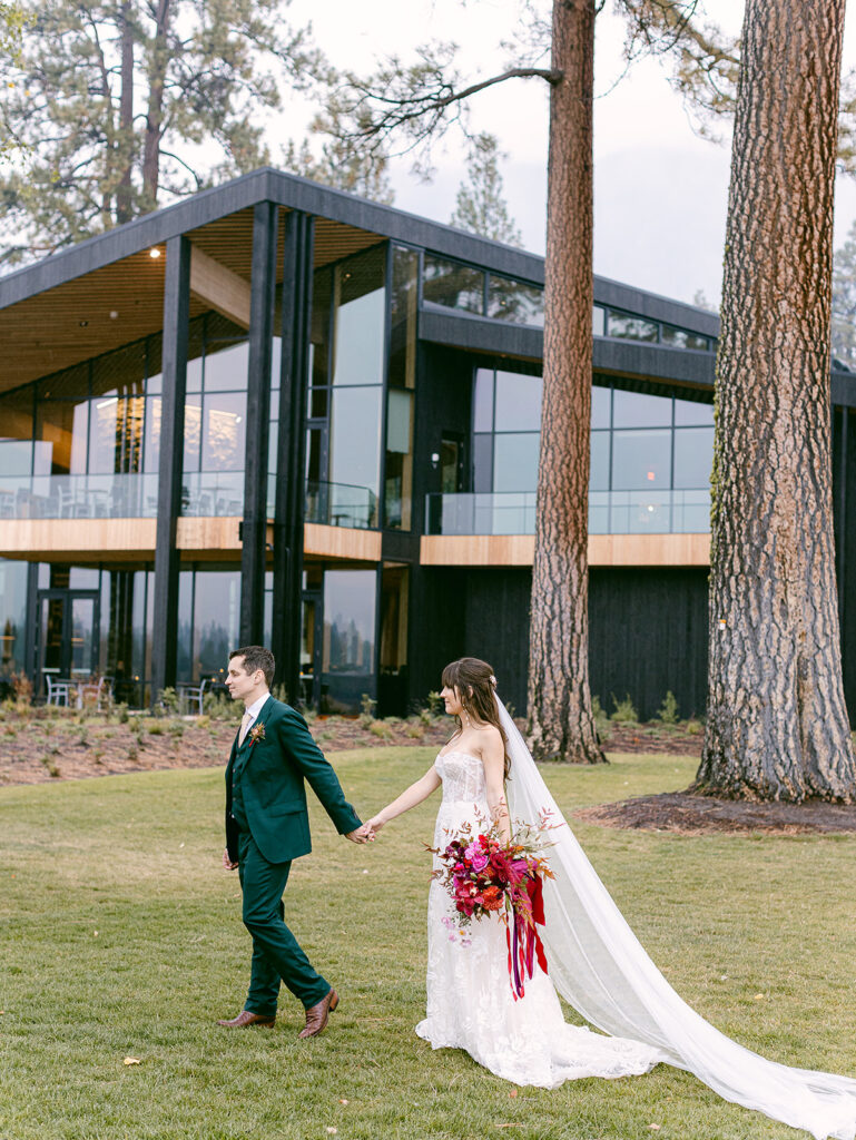 jewel tone wedding at black butte ranch