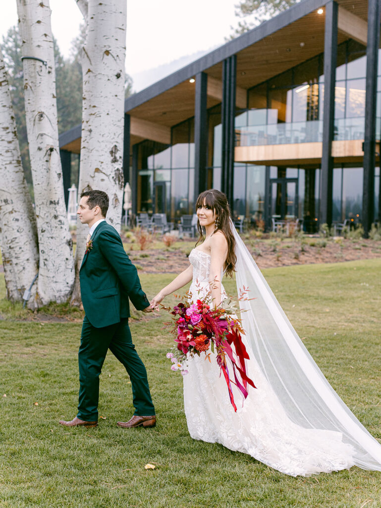 jewel tone wedding at black butte ranch