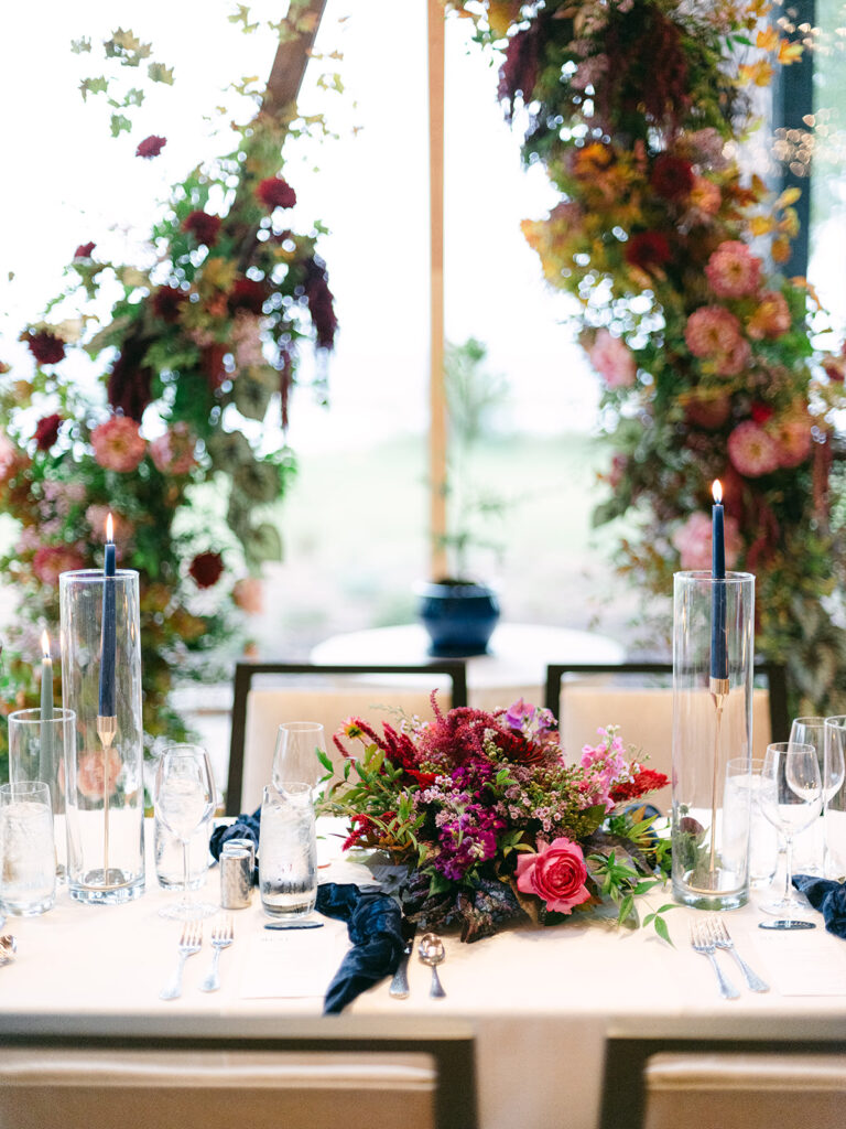 jewel tone black butte ranch wedding