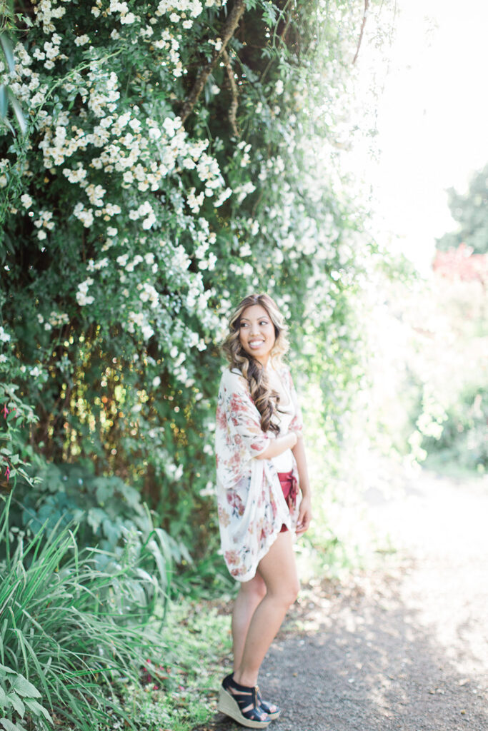Senior photos at Owen Rose Garden in Eugene, Oregon