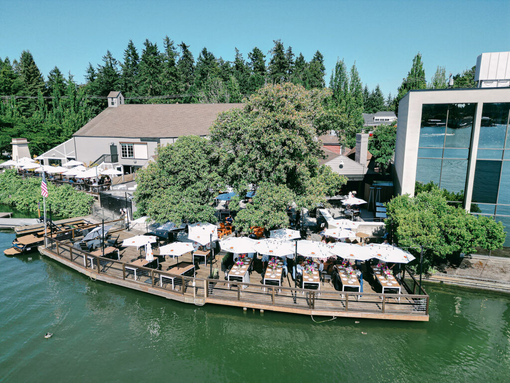 Dinner celebration at Manns On the Lake wedding reception