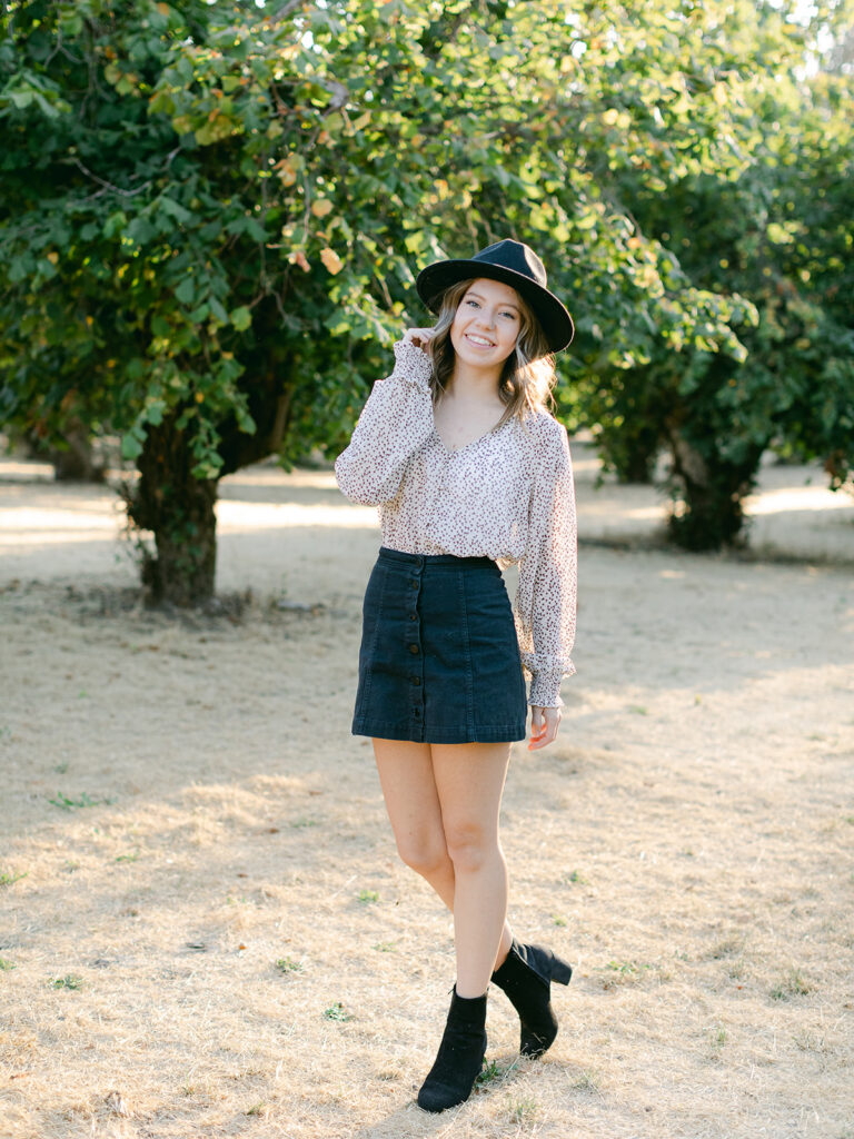 Outdoor senior photos in Springfield Oregon at Dorris Ranch