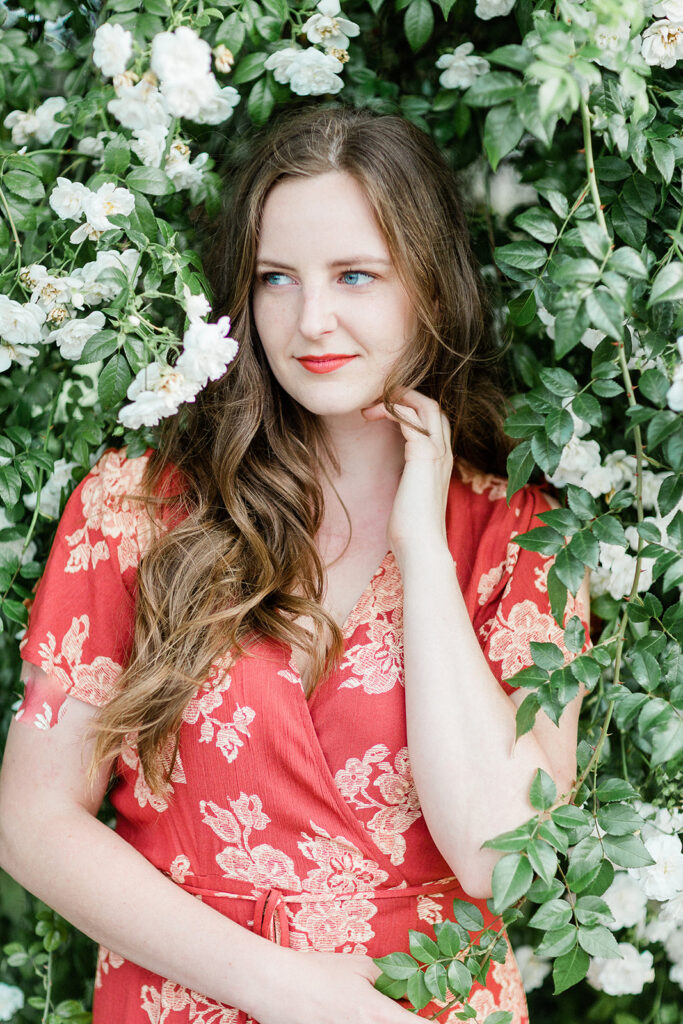 Senior photos at Owen Rose Garden in Eugene, Oregon