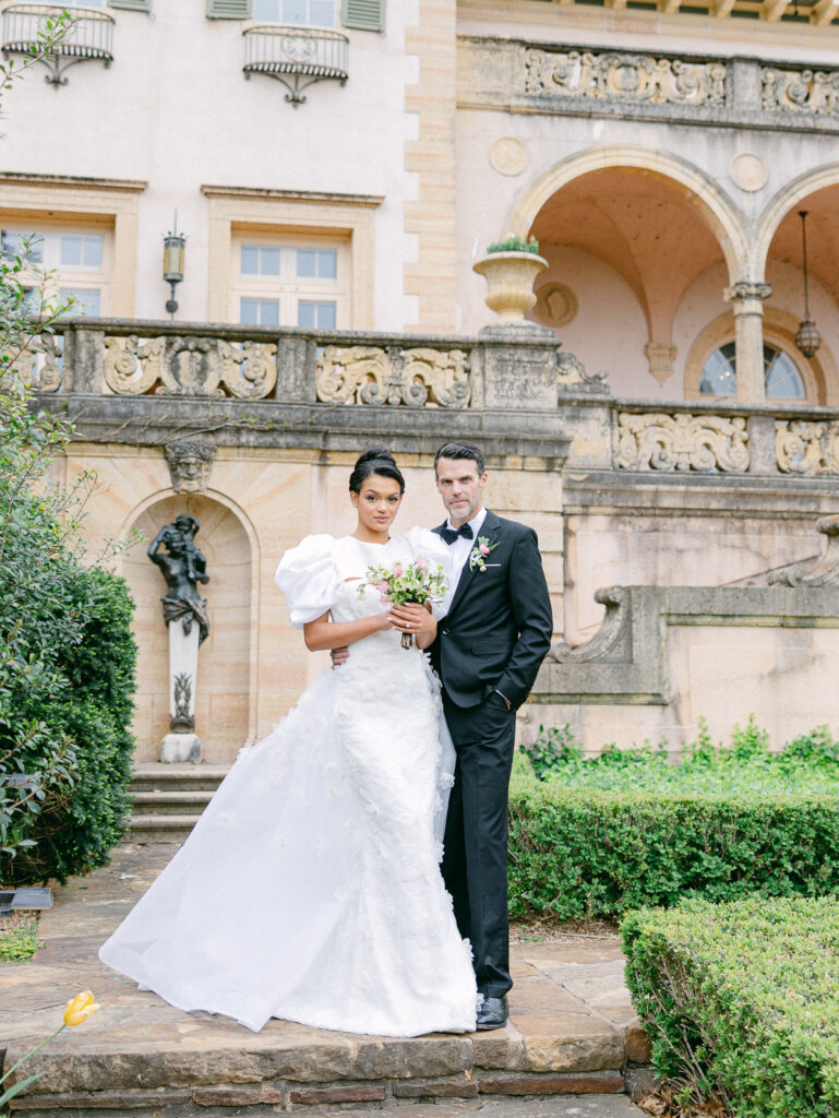 Courtyard wedding inspiration at Philbrook Museum of Art