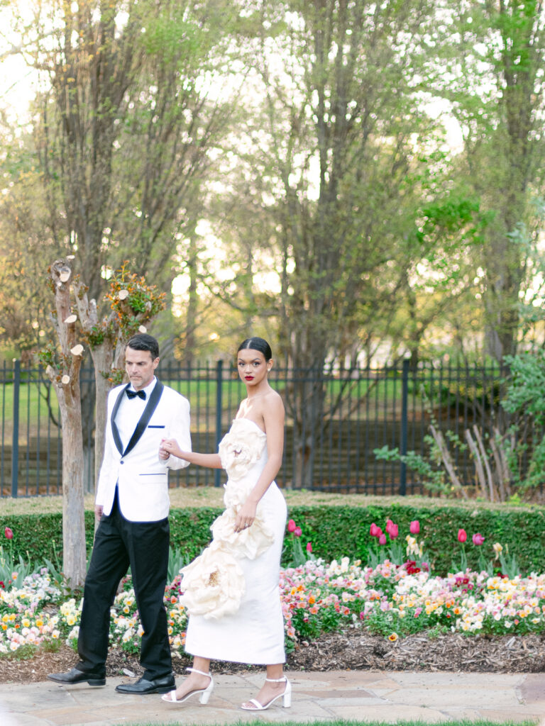 Elegant wedding photography at Philbrook Museum of Art