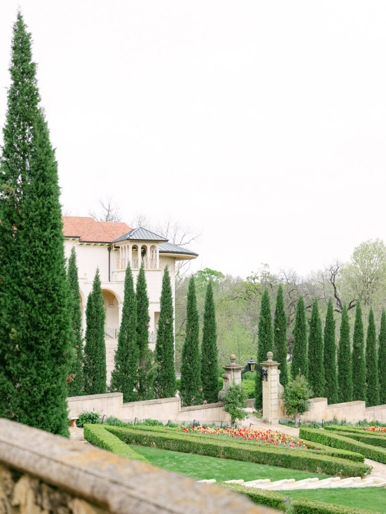 Historic gardens at Philbrook Museum of Art wedding venue in Tulsa