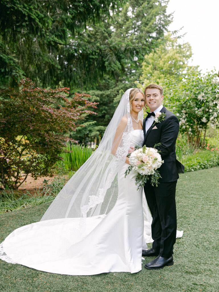 Natural wedding portrait photographed by Eugene wedding photographer Ashley Cook.